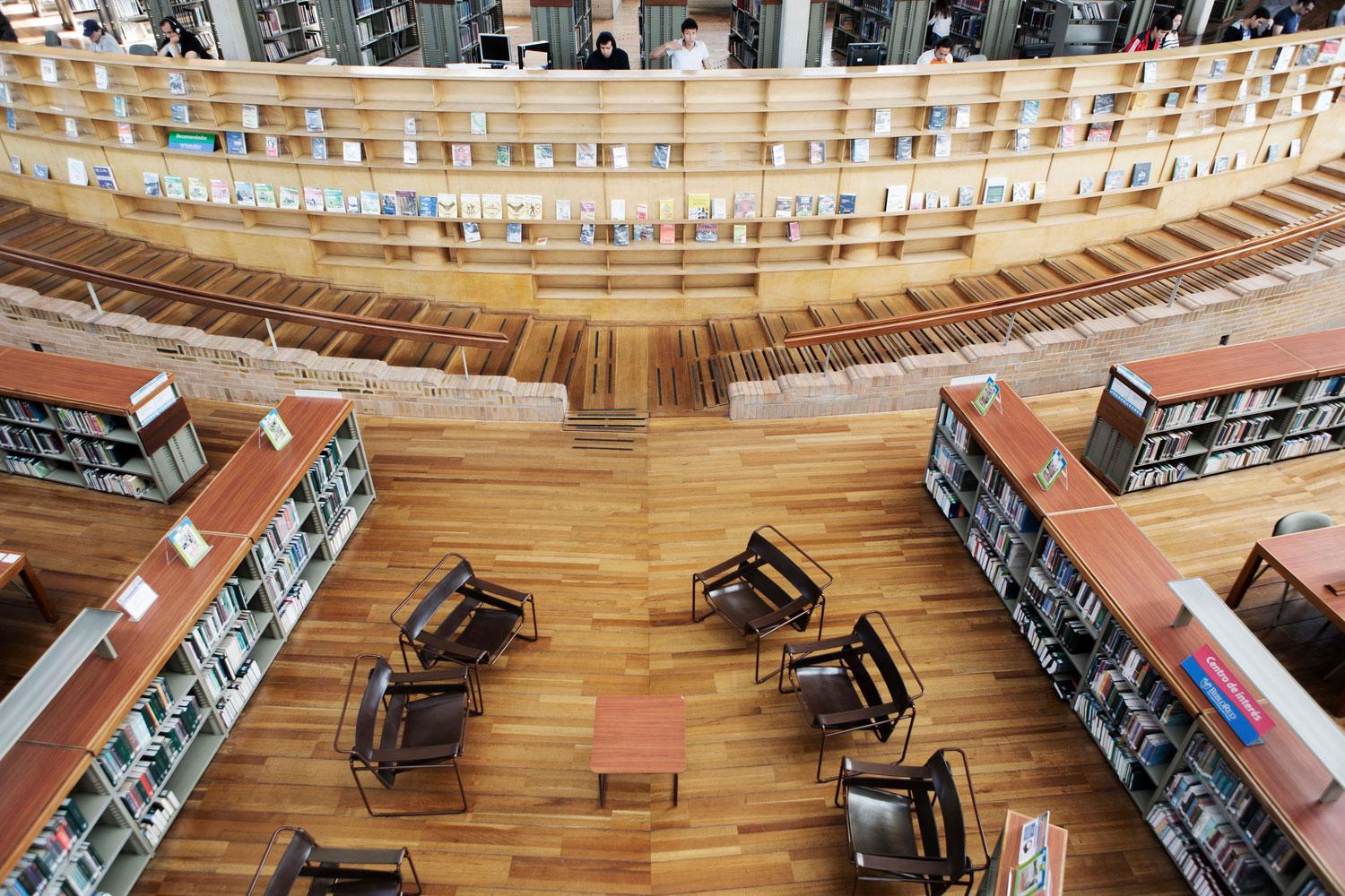 کتابخانه Virgilio Barco